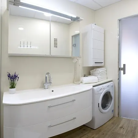 Cherry-Old Town Apartment *