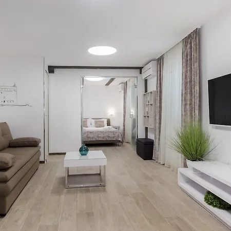 Cherry-Old Town Apartment *