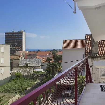 Cherry-Old Town Apartment