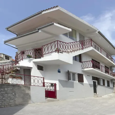 Cherry-old Town Apartment