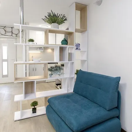 Cherry-old Town شقة سبليت