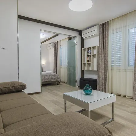 Cherry-old Town سبليت