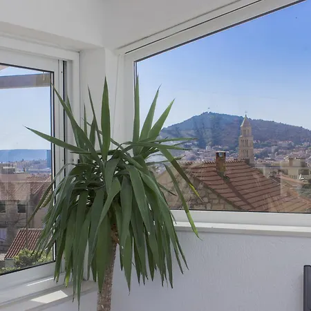 Cherry-old Town سبليت