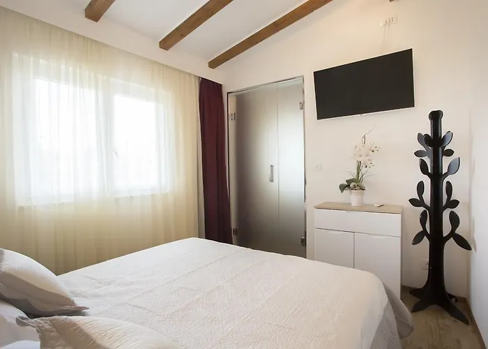 Cherry-old Town Split